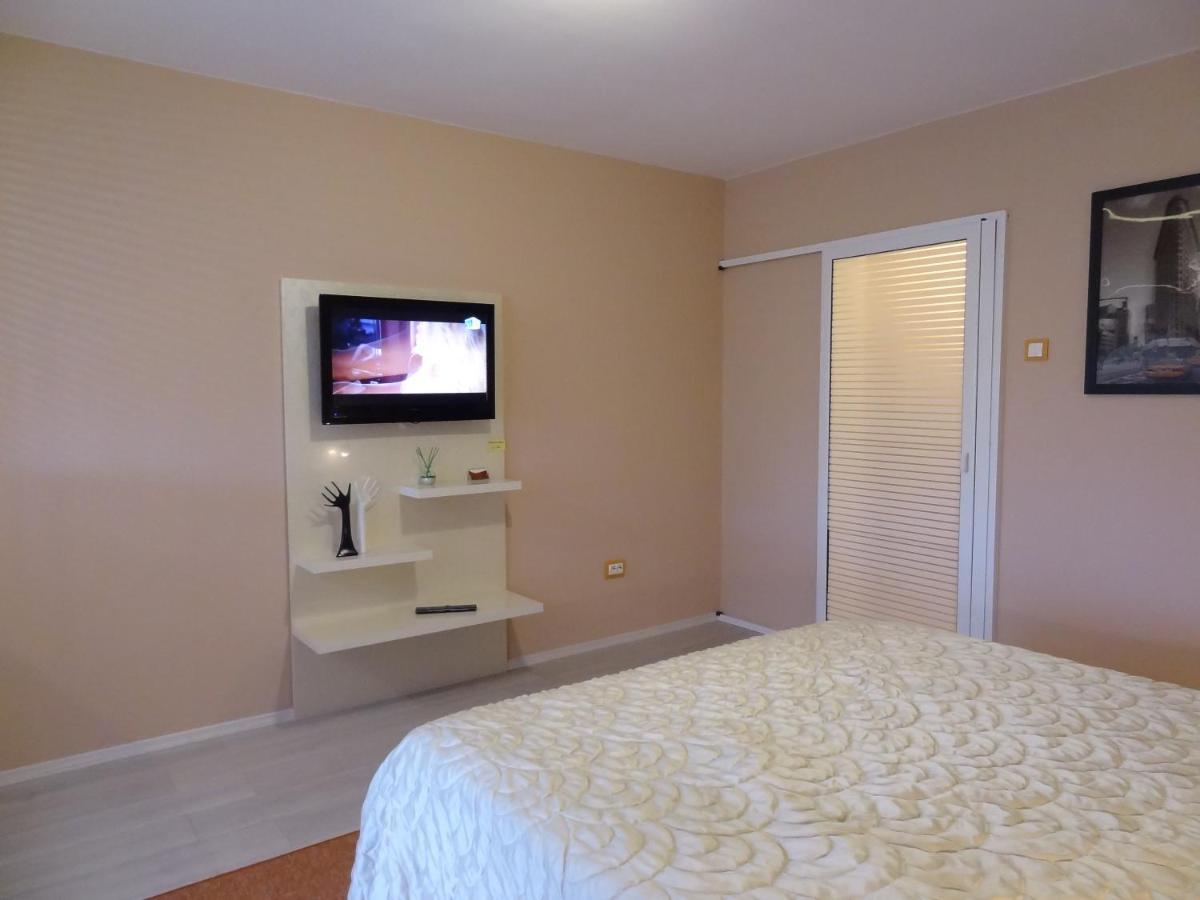 Lvc,Lac & Nyc Apartshotel Faleza Gałacz Zewnętrze zdjęcie