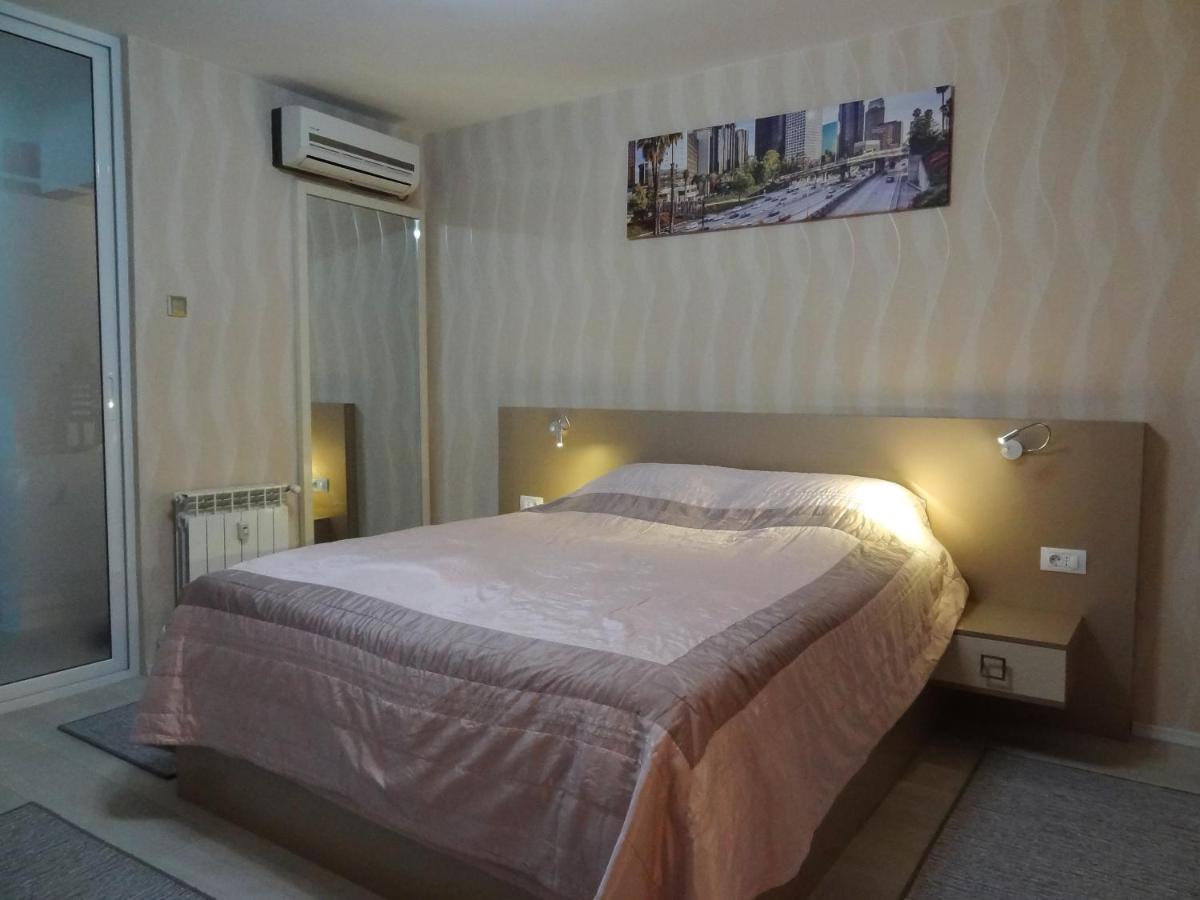 Lvc,Lac & Nyc Apartshotel Faleza Gałacz Zewnętrze zdjęcie